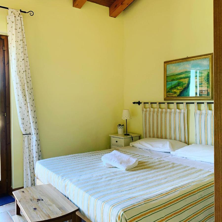 Bed and Breakfast Casale Terre Rosse Garden Saturnia Esterno foto