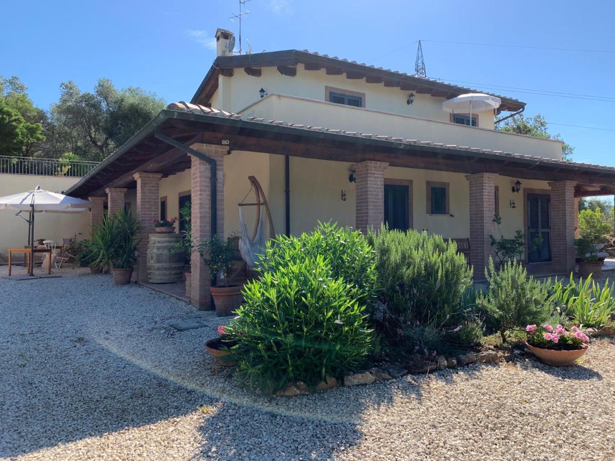 Bed and Breakfast Casale Terre Rosse Garden Saturnia Esterno foto