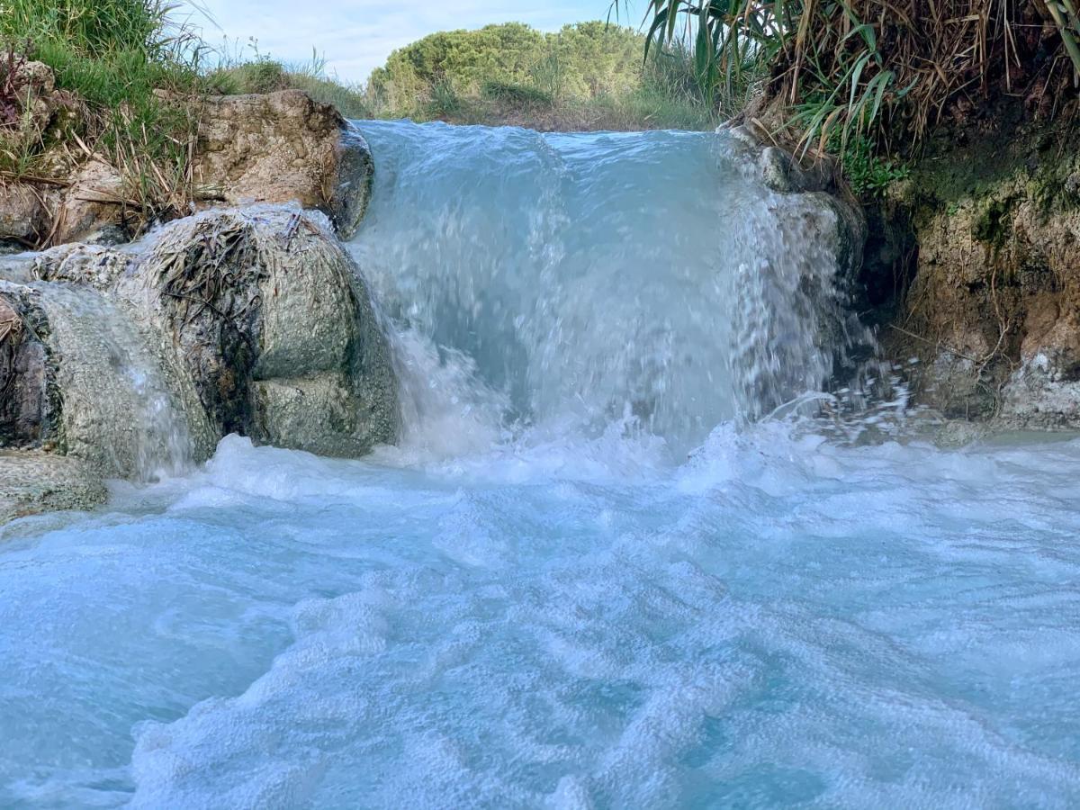 Bed and Breakfast Casale Terre Rosse Garden Saturnia Esterno foto