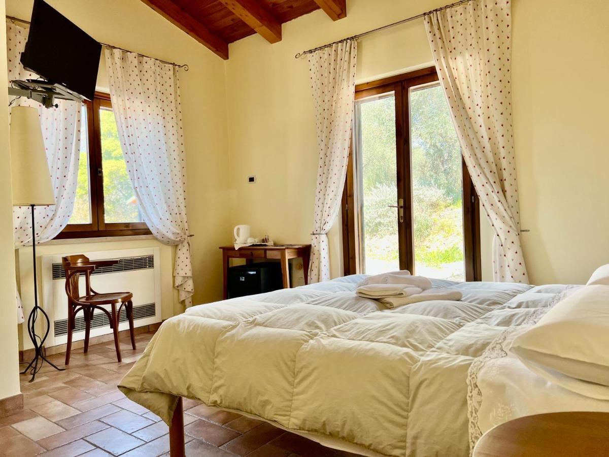 Bed and Breakfast Casale Terre Rosse Garden Saturnia Esterno foto