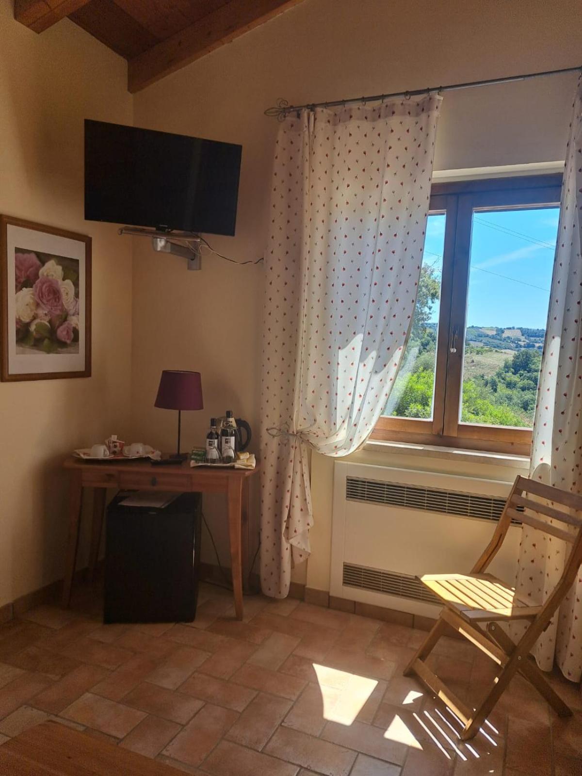Bed and Breakfast Casale Terre Rosse Garden Saturnia Esterno foto