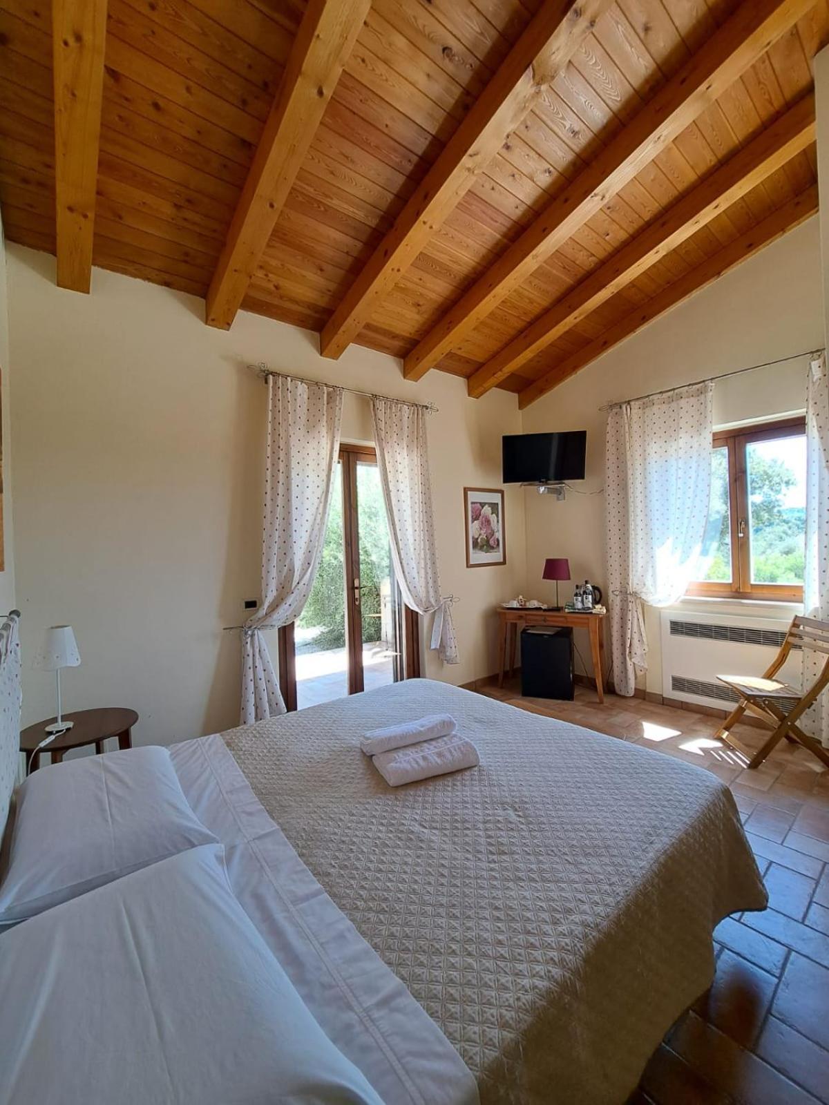 Bed and Breakfast Casale Terre Rosse Garden Saturnia Esterno foto